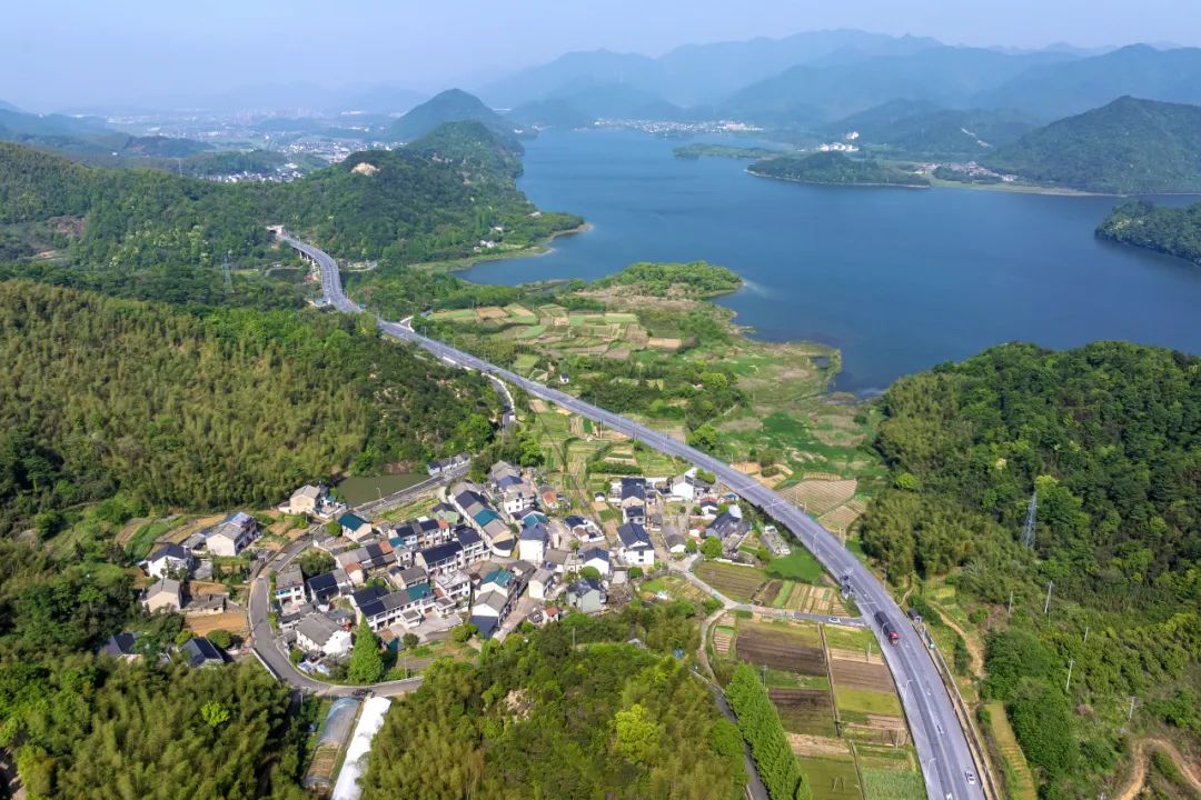 加快農(nóng)村客運(yùn)提檔升級(jí) 奮力譜寫四好農(nóng)村路“運(yùn)營(yíng)好”新篇章_農(nóng)村客運(yùn)系統(tǒng)開(kāi)發(fā)_農(nóng)村客運(yùn)軟件開(kāi)發(fā)_農(nóng)村客運(yùn)APP開(kāi)發(fā)